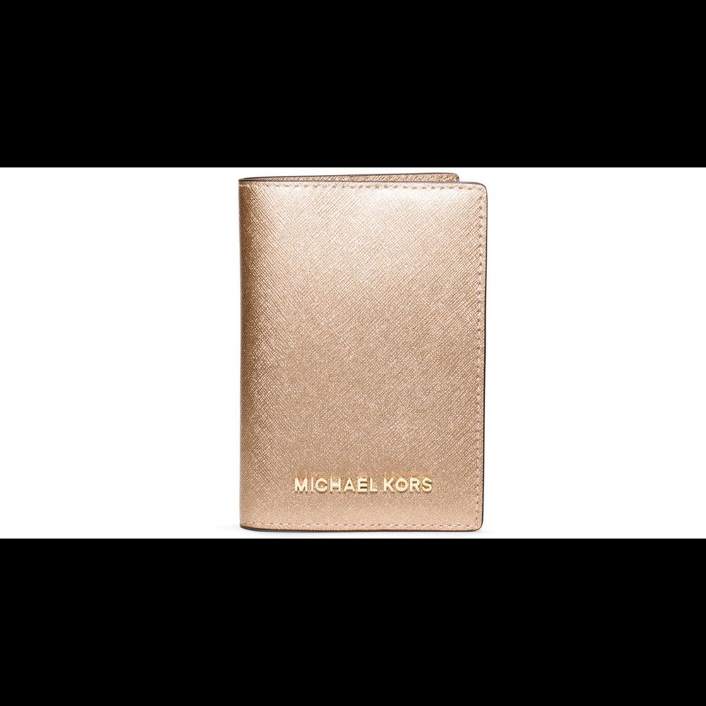 (NWOT) MICHAEL KORS GOLD PASSPORT CASE